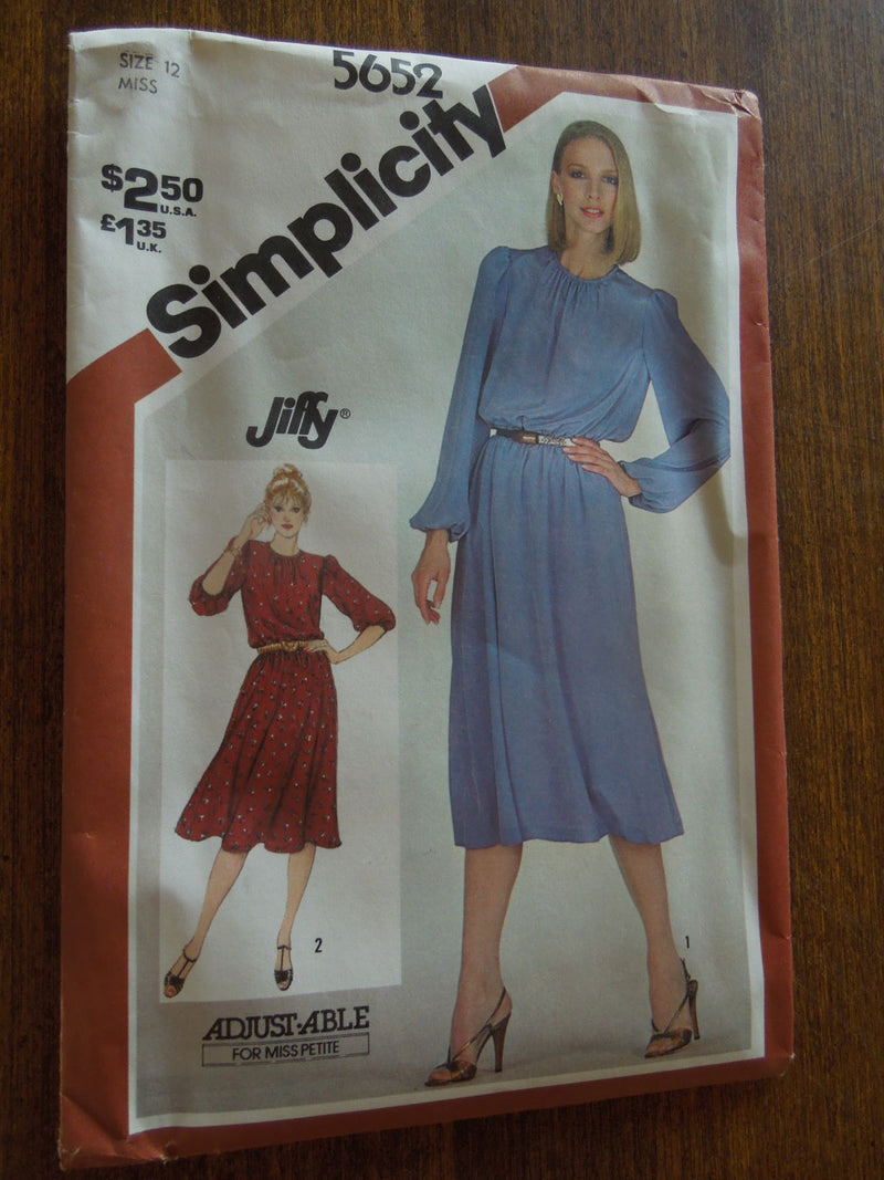 Simplicity 5652, Misses, Dresses, Petite, Uncut Sewing Pattern