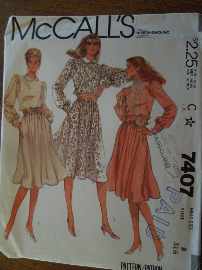 McCalls 7407, Misses, Dresses, Pullover style, UNCUT Sewing Pattern,